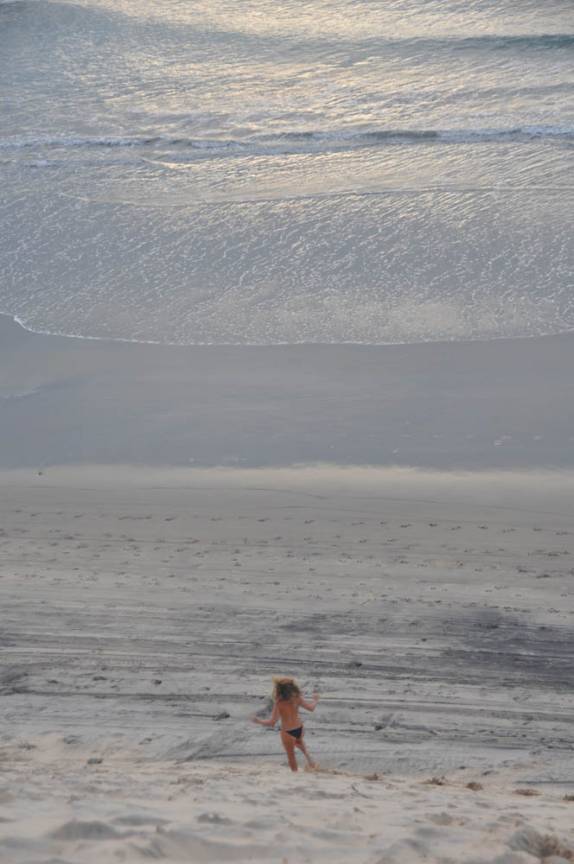 Correndo em disparada duna abaixo! (em Jericoacoara - CE)